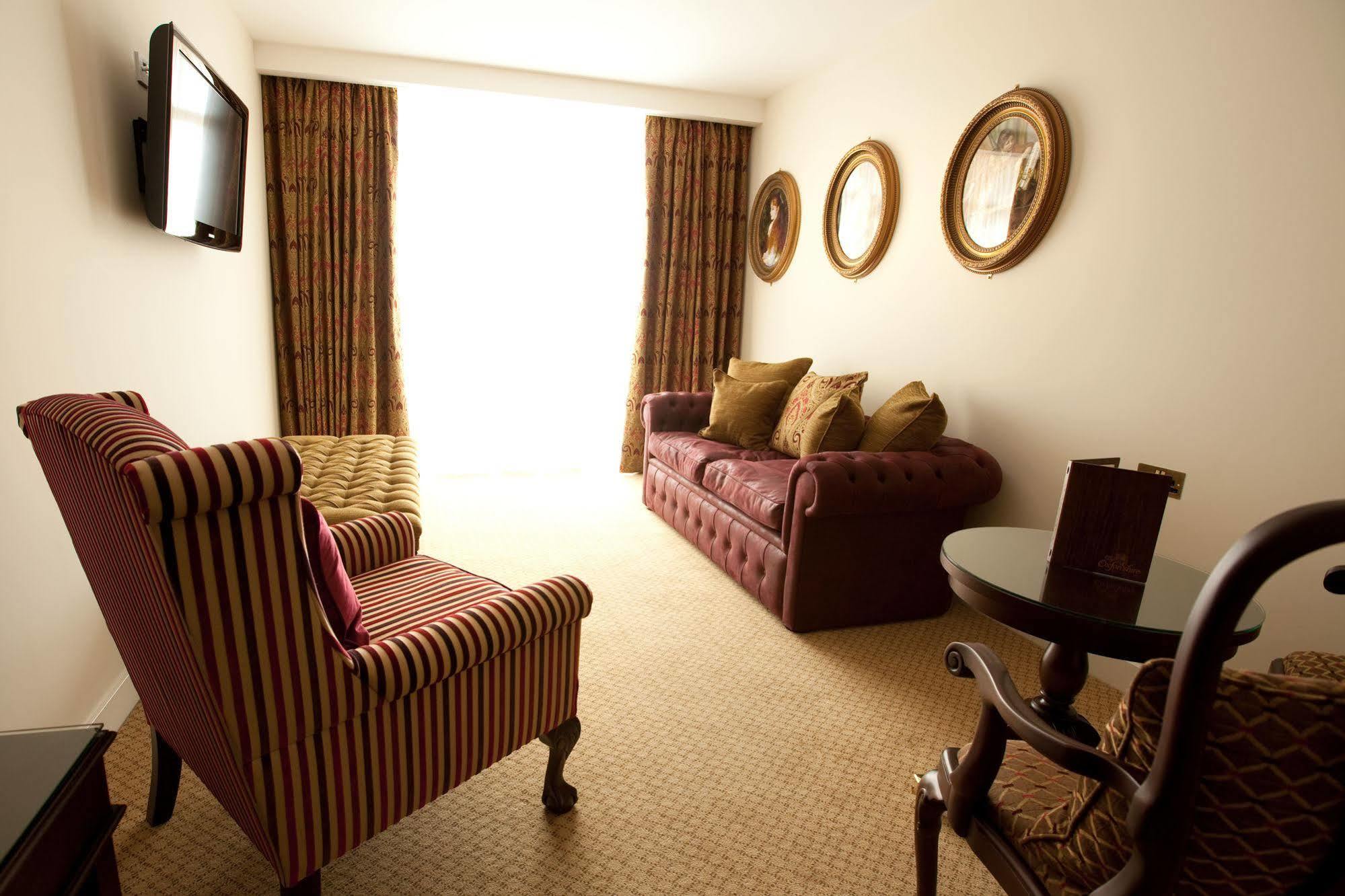 The Oxfordshire Golf & Spa Hotel Thame Kültér fotó