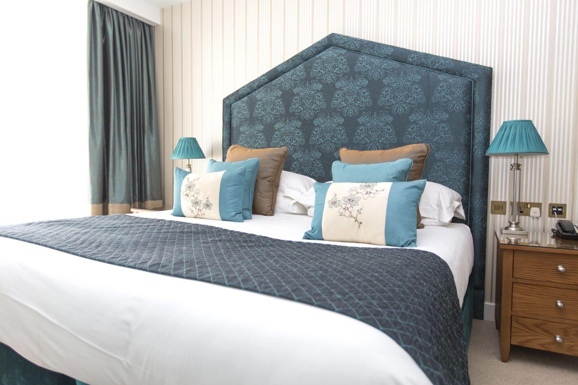 The Oxfordshire Golf & Spa Hotel Thame Kültér fotó