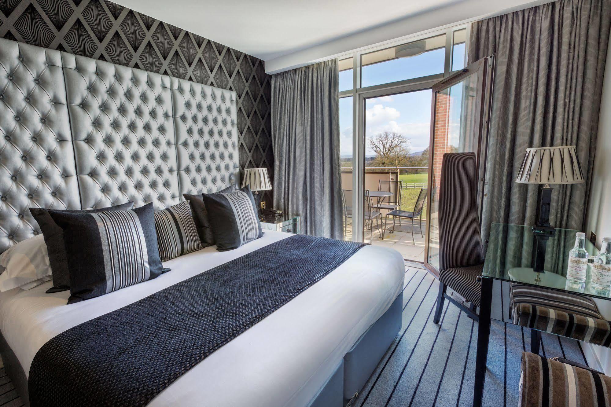 The Oxfordshire Golf & Spa Hotel Thame Kültér fotó