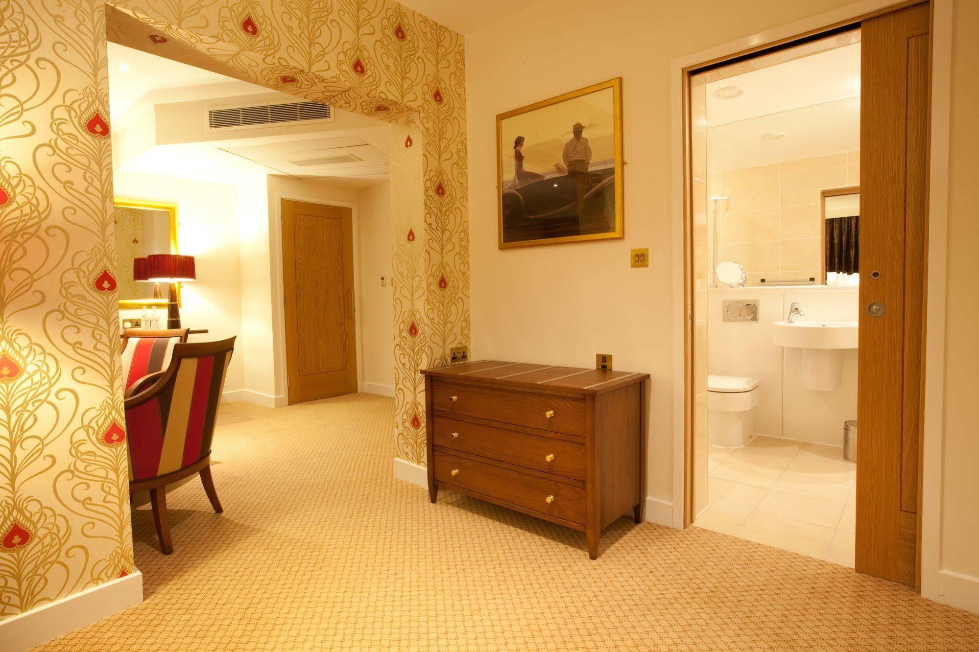 The Oxfordshire Golf & Spa Hotel Thame Kültér fotó