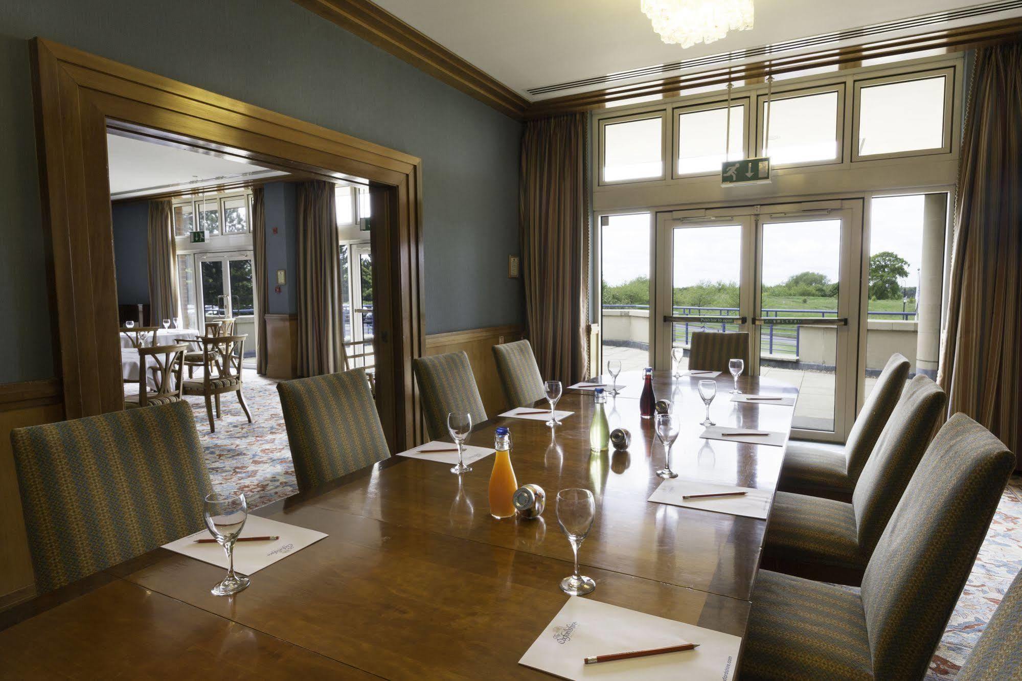 The Oxfordshire Golf & Spa Hotel Thame Kültér fotó