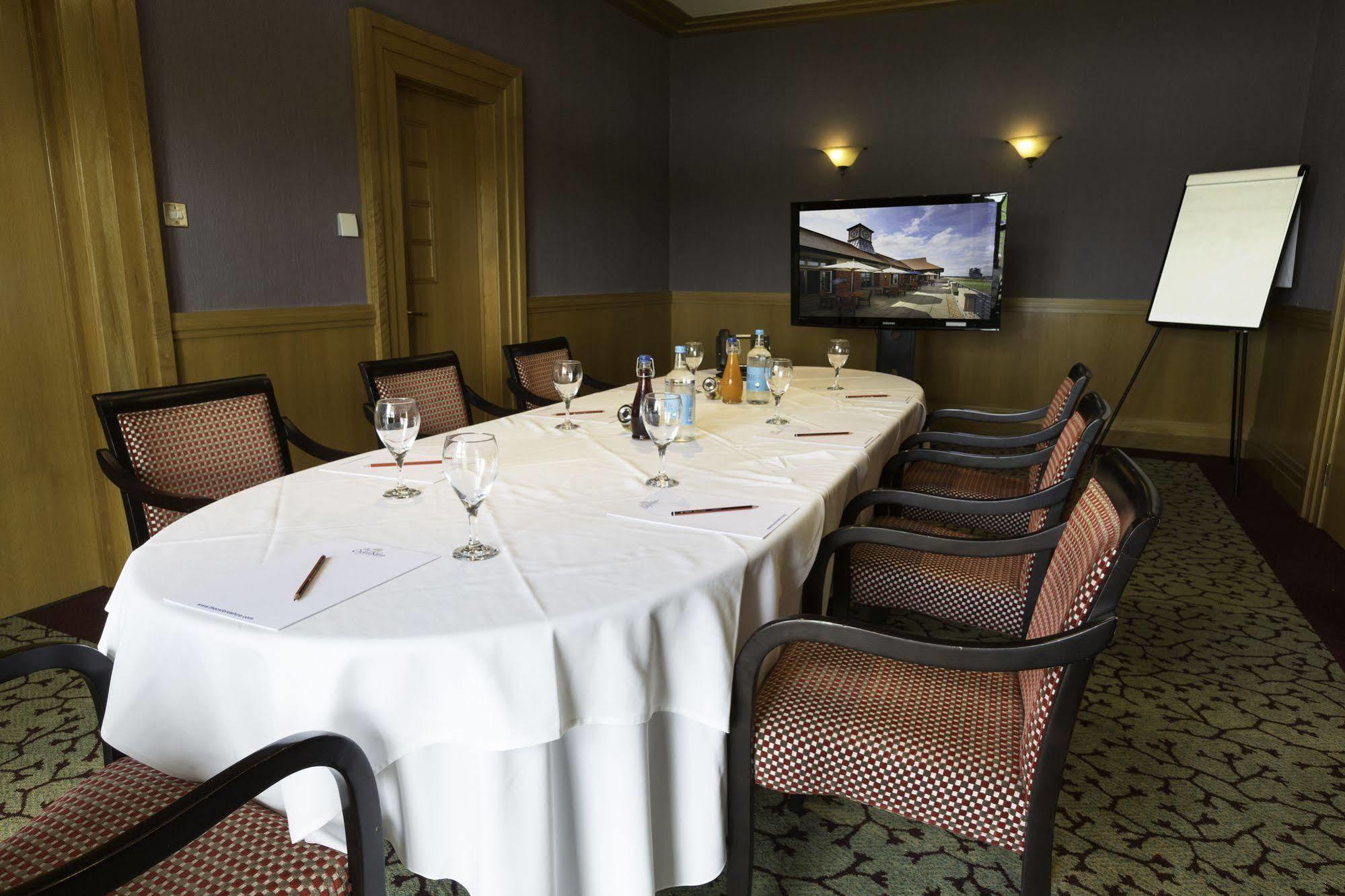 The Oxfordshire Golf & Spa Hotel Thame Kültér fotó